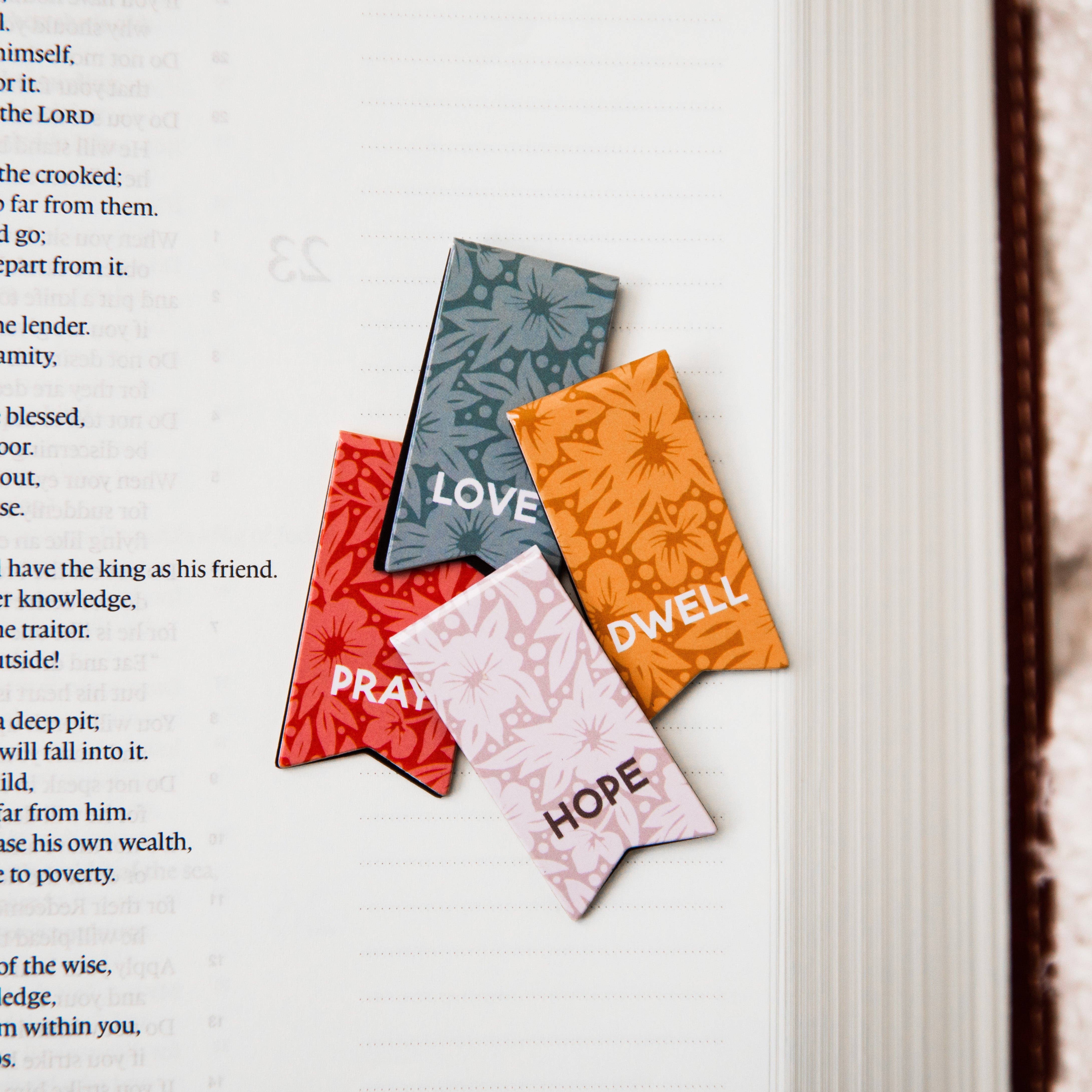Dwell Magnetic Bookmark Set | Bright Floral
